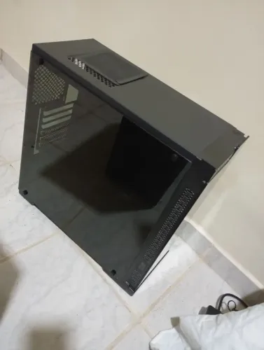 Gabinete gamer tower