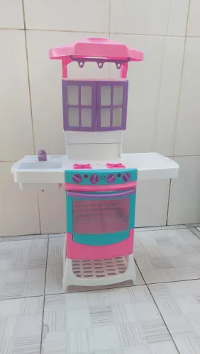 Cozinha infantil Meg Doll pia e fogão - usada