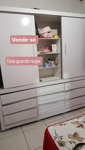 Vende-se um guarda roupa 