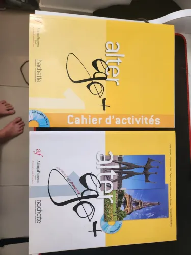 Livro alter ego e caderno de atividades de francês