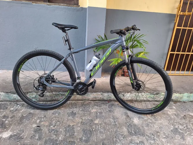 Vendo bicicleta oggi hacker sport