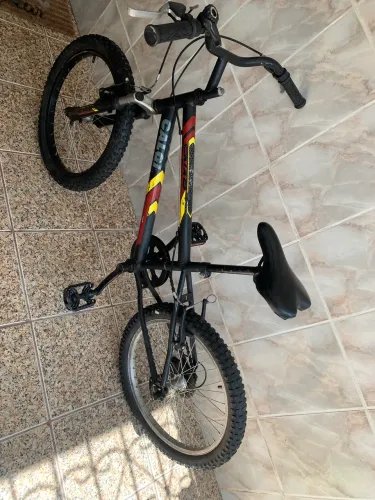 Bicicleta infantil  Caloi aro 20  Amort Diant - 7 marchas