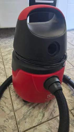 VENDO ASPIRADOR DE PÓ ELECTROLUX GT 2000 PRO 220v - EXCELENTE ESTADO!