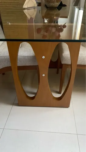 Vendo linda mesa de jantar
