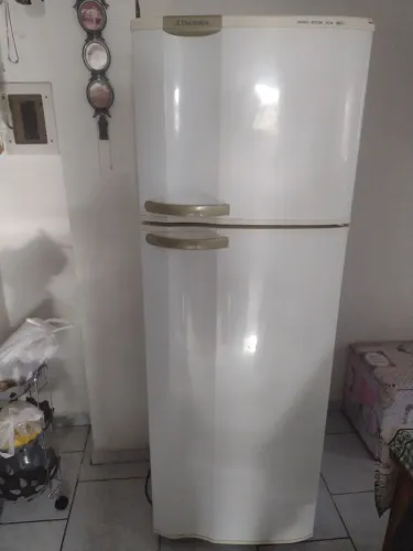 Vendo geladeira Eletrolux Double Systen DC39