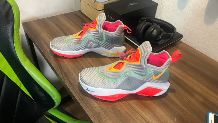 Tênis Lebron Soldier 14