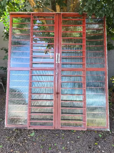 Porta de ferro com grades 2.05x1.77