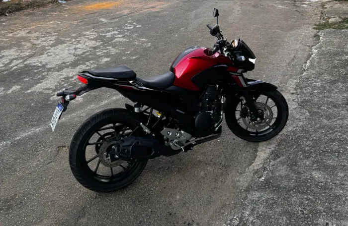 Fazer 250 extremamente nova