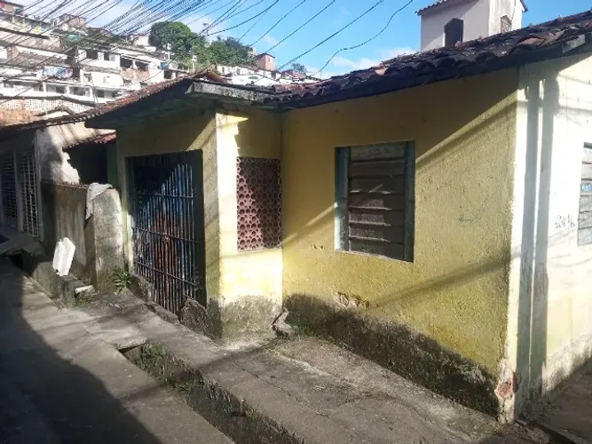 Casa a venda em Nova Descoberta ( Casa Amarela) Recife /Pe