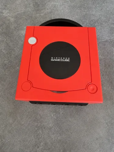Nintendo Gamecube vermelho