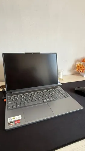 Lenovo Ideapad Slim 3 Ryzen 7 7735HS - 512GB