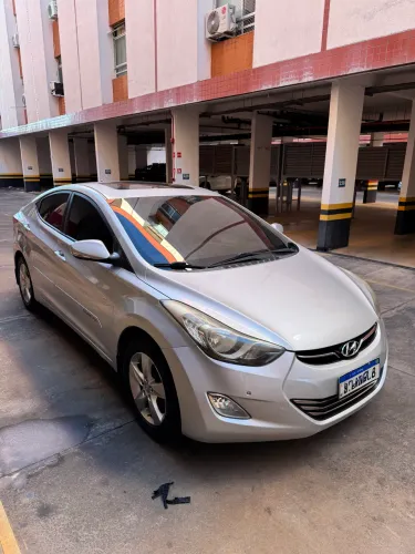 Hyundai Elantra GLS 2.0 16V Flex Aut. 2013