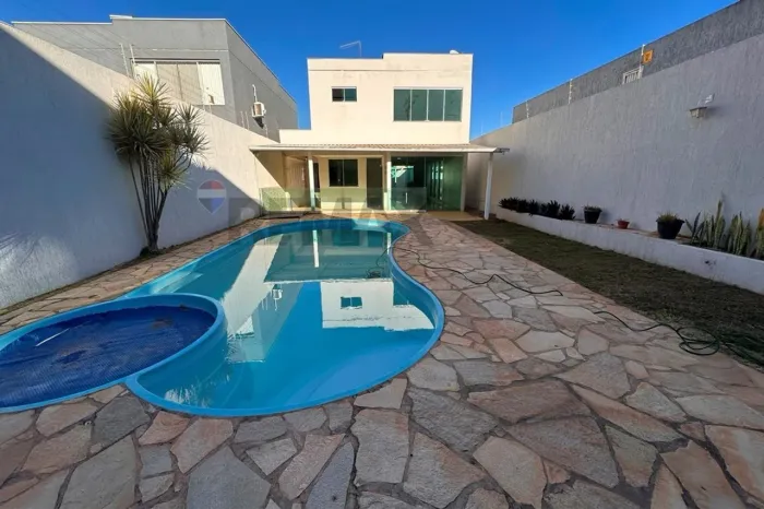 ALUGUEL - CASA - SETOR DE MANSÕES - SAMAMBAIA - SMSE