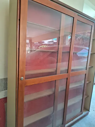 Carteiras Escolares, armários e baias