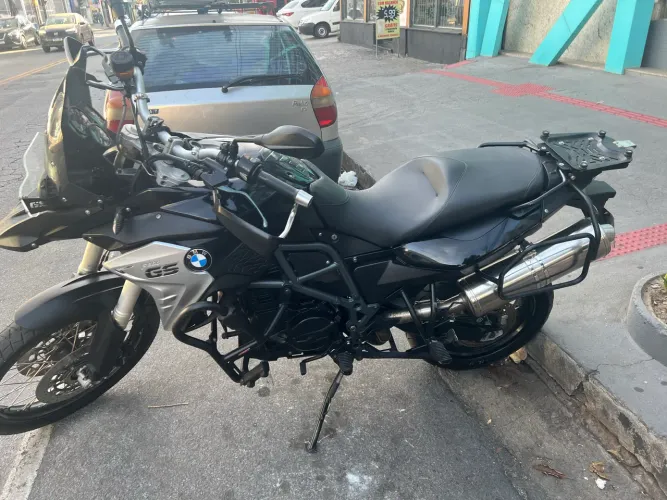 BMW F800 DE GARAGEM