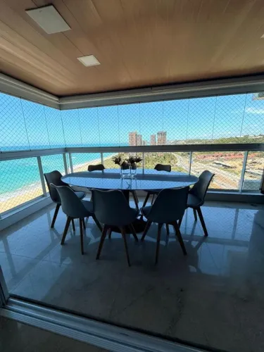 Luxo Pé na Areia: 196m², 4 Suítes com Vista Mar + Varanda Gourmet Exclusiva.