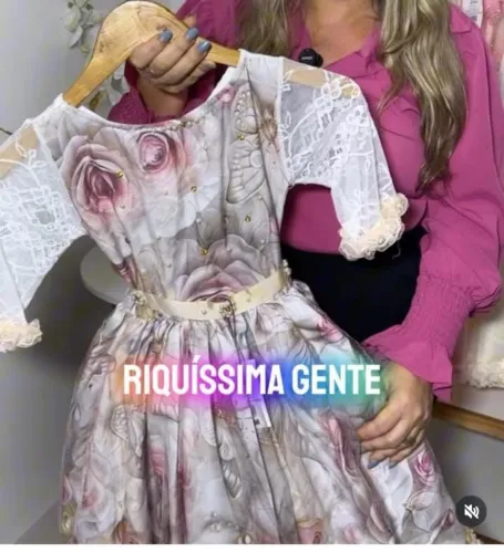 Vestido novo para menina moça!