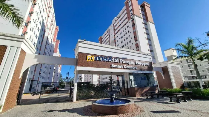 Apartamento semi mobiliado com 2 dormitórios. Bairro: Ressacada, Itajaí.