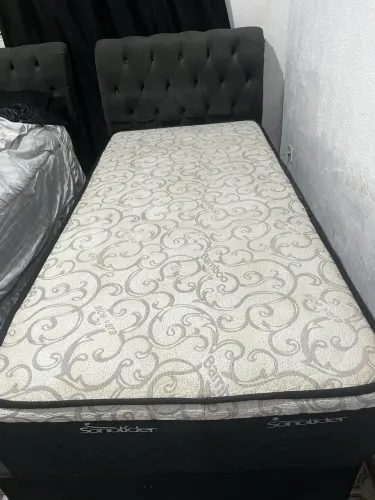 Colchão , box e cabeceira