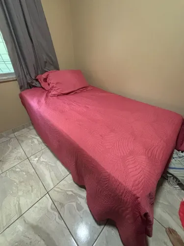 Cama solteirão com auxiliar
