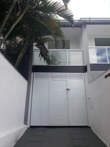 Casa com 2 Quartos no bairro Califórnia - Nova Iguaçu