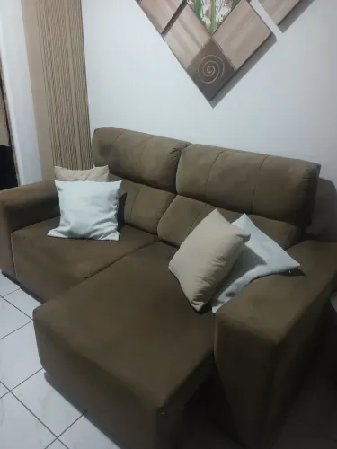 Vendo estante home e sofá retrátil por apenas 800 reais 