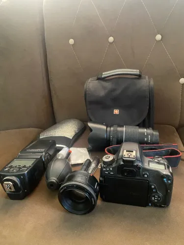 Canon t6s + duas lentes 50mm 1.8 e 75-300mm + Flesh