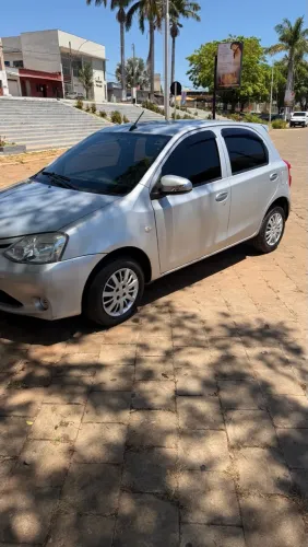 Toyota Etios X 1.3 Flex 16V 5P Mec. 2017