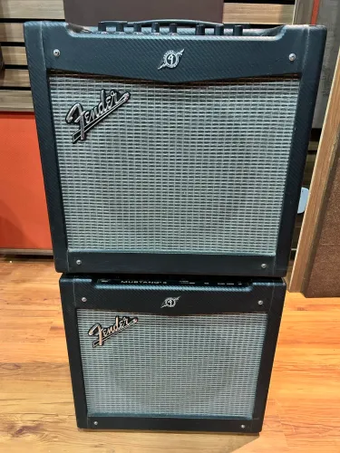 Amplificador de guitarra Fender Mustang II