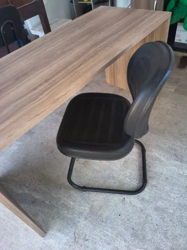 VENDO: Conjunto de mesa e cadeira para escritório