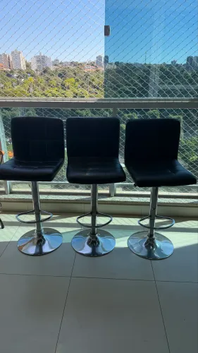 Banquetas couro preta com prata 
