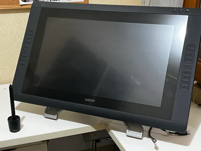Wacom Cintiq 22HD DTK2200