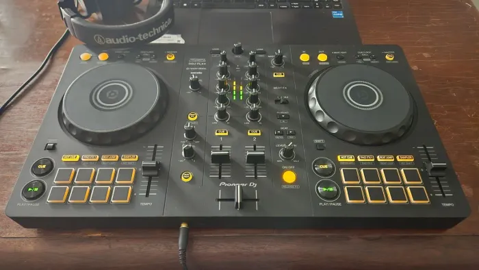 Pioneer DJ DDJ-FLX4 + Fone Audio Technica