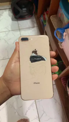 iPhone 8 Plus 