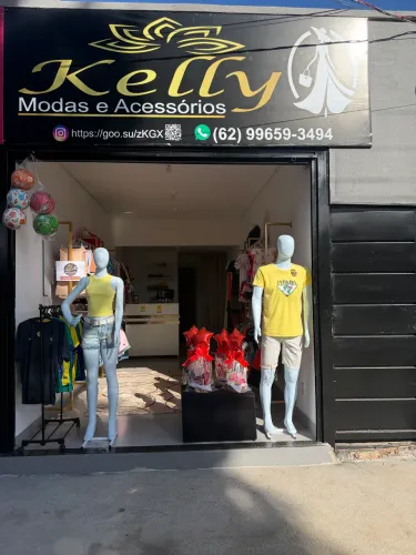 Vendo loja de roupas com estoque completo
