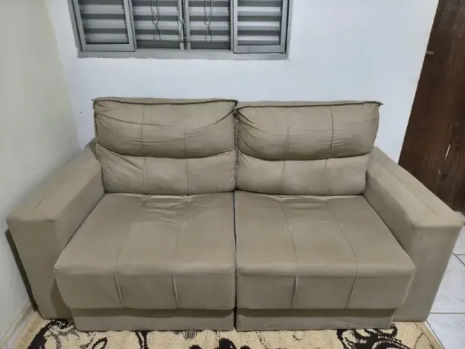 Sofá retrátil e reclinável sem avarias
