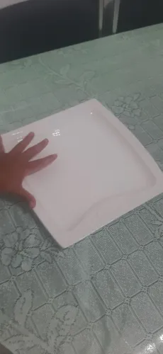 Pratos de porcelanas 