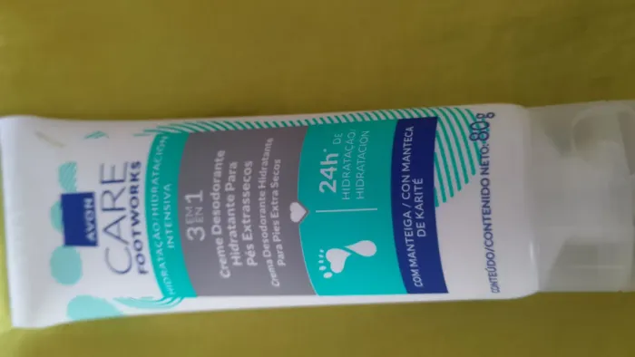 CREME DESODORANTE HIDRATANTE PARA PÉS EXTRASSECOS  3 EM 1  80g lacrado R$ 29,99