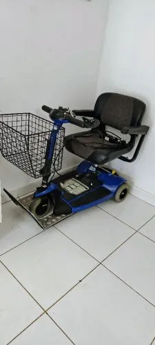 Cadeira de Rodas Motorizada Scooter Fone *