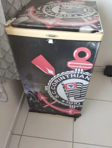 Frigobar da Consul adesivado ....