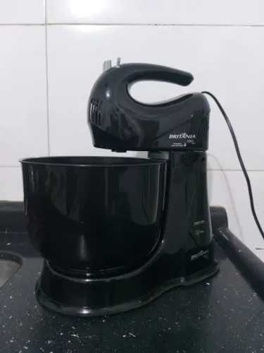 Batedeira Britânia Pérola Maxx 4L Preta com Tigela