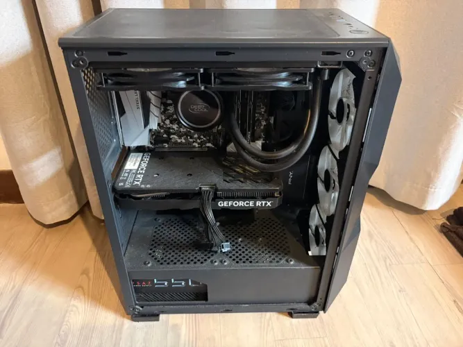 PC GAMER - RTX 4060