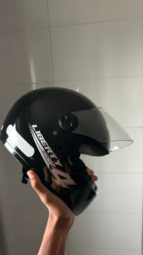 Capacete liberty 4 (novo)