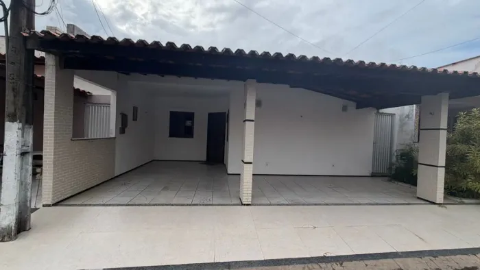 Vendo casa em condomínio fechado, Residencial Pinheiro na Cohama 