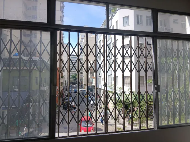 Vendo grades pantografica duas com 2.90 por 1.40