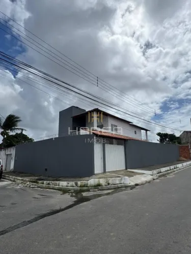 Casa com piscina no Antares