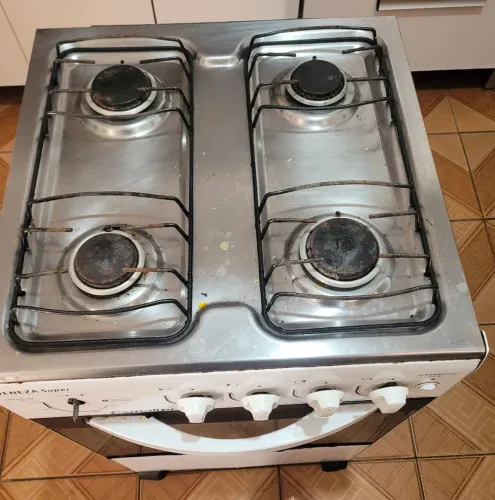 Fogao 4 bocas R$ 100,00