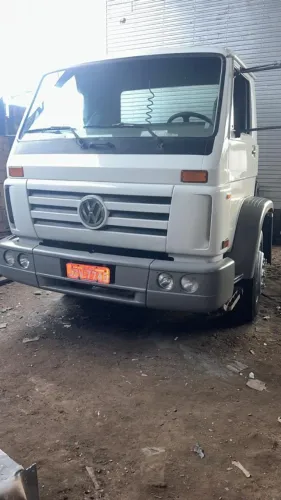 VW 13.180 Baú - Excelente Estado / Apenas 205.000 km!