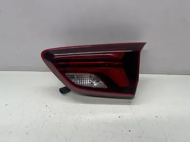 Lanterna Traseira Direita Tampa Onix Plus Sedan Sem Led Direito/passageiro Vermelho