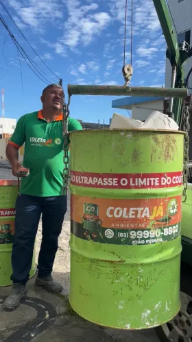 REMOÇÃO DE ENTULHO EM TAMBOR 230L